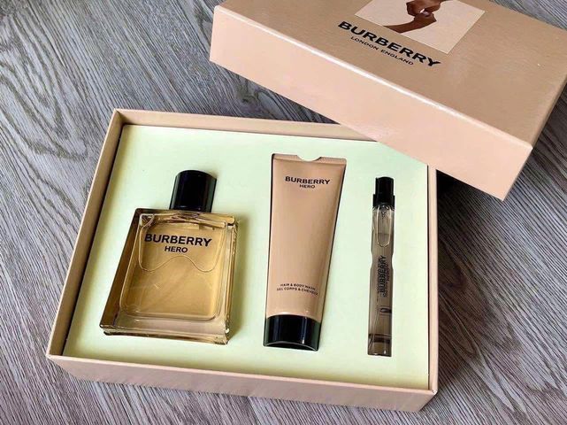 Set Nước Hoa Burberry Hero 100ml + Mini 10ml + Gel Tắm 75ml - Hương Thơm Quyến Rũ Cho Phái Đẹp