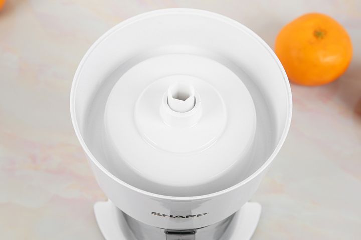 Máy Vắt Cam Sharp EJ-J408-WH 40W - Thiết Kế Gọn Nhẹ, Tự Động Đảo Chiều Và Nắp Đậy Sang Trọng, Dung Tích 0.85 Lít