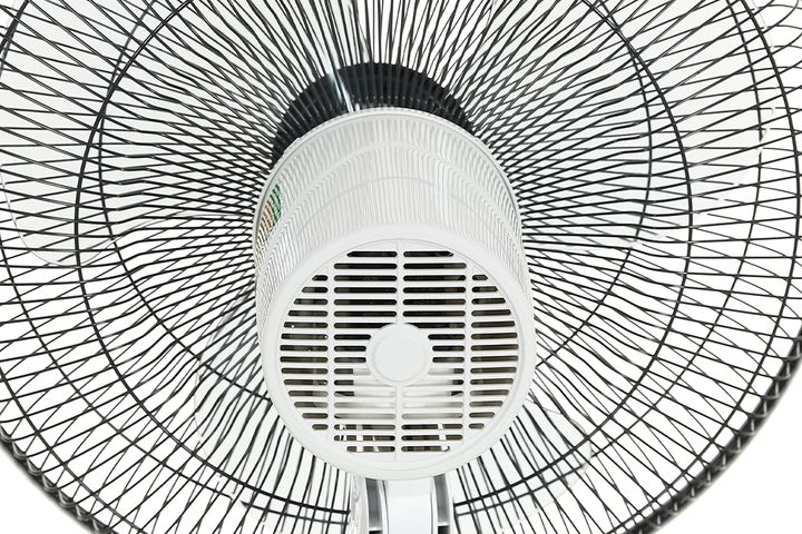 Quạt đứng Sharp PJ-S40RV-WH 50W - Quạt điện tích hợp 3 tốc độ gió, điều chỉnh chiều cao, thiết kế sang trọng cho không gian sống hiện đại