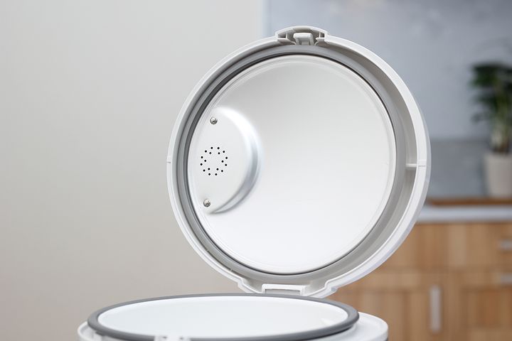 Nồi Cơm Điện Panasonic SR-MEV10LRA 1L Màu Ghi - Nấu Cơm Nhanh, Chống Dính, Phù Hợp Gia Đình Nhỏ - Quà Tặng Thích Hợp