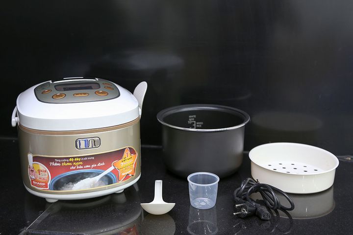 Nồi Cơm Điện Sharp KS-TH18-GL 1.8 Lít - Sang Trọng, Hẹn Giờ Thông Minh, Công Nghệ Nấu 3D, Dùng Cho 4-6 Người