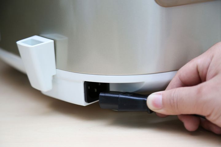 Nồi Cơm Điện Sharp KS-TH18-GL 1.8 Lít - Sang Trọng, Hẹn Giờ Thông Minh, Công Nghệ Nấu 3D, Dùng Cho 4-6 Người