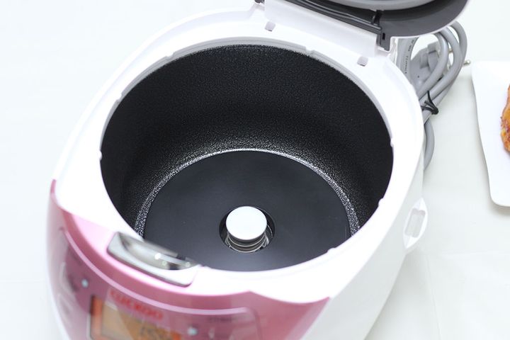 Nồi cơm điện tử Cuckoo CR-0631F 1L - Đa chức năng nấu cơm, cháo, bánh, công suất 580W, dễ sử dụng, tiết kiệm điện, sản xuất Hàn Quốc