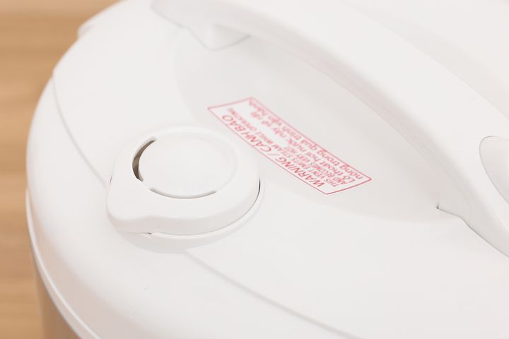Nồi cơm điện Panasonic SR-MVN187LRA 1 lít - Nấu cơm nhanh chóng, chức năng hấp tiện lợi, kiểu dáng sang trọng, thích hợp cho gia đình ít người
