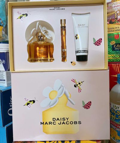 Set Nước Hoa Marc Jacobs DaisyLove Eau De Toilette 100ml + 10ml + 75ml - Hương Thơm Tươi Mát, Sang Trọng, Quà Tặng Hoàn Hảo