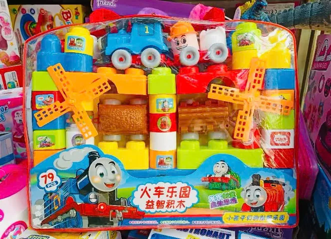 Đồ chơi xếp hình tàu hỏa Thomas có 79 chi tiết 899-1