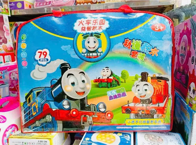 Đồ chơi xếp hình tàu hỏa Thomas có 79 chi tiết 899-1