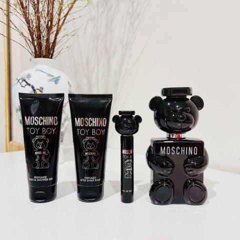 Set Nước Hoa Moschino Men's Toy Boy - Bộ Quà Tặng Hương Nước Hoa Cao Cấp Cho Nam - Dưỡng Da Sau Cạo Râu 100ml