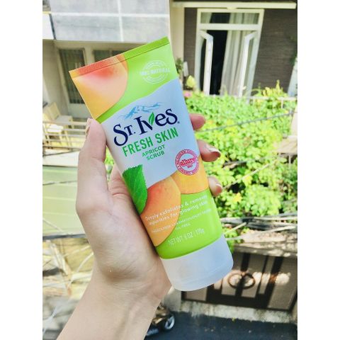 Sữa Rửa Mặt StIves Tẩy Tế Bào Chết 170g - Làm Sạch Da Mịn Màng, Nguyên Liệu Tự Nhiên, Giúp Da Rạng Rỡ, Thích Hợp Mọi Loại Da