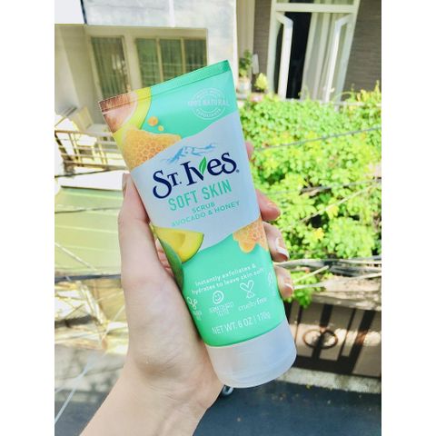 Sữa Rửa Mặt StIves Tẩy Tế Bào Chết 170g - Làm Sạch Da Mịn Màng, Nguyên Liệu Tự Nhiên, Giúp Da Rạng Rỡ, Thích Hợp Mọi Loại Da