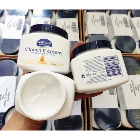 Kem Dưỡng Ẩm Body & Face Vitamin E  300ml Úc - Cung cấp độ ẩm, làm sáng da, bảo vệ da, phù hợp cho mọi loại da