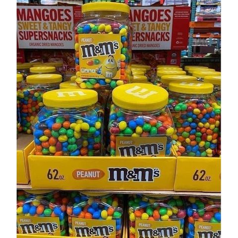 Kẹo Socola Nhân Đậu Phộng M&M 1757g - Nắp Vàng, Hương Vị Ngọt Ngào, Lý Tưởng Cho Tiệc Tùng Và Xem Phim
