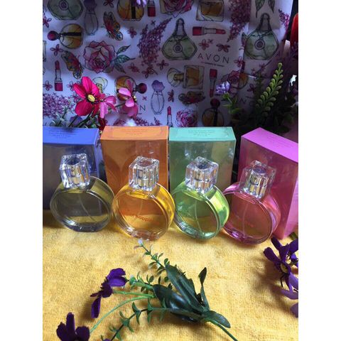 Nước hoa nữ Avon Wish of Luck 50ml - Hương thơm tươi mát quyến rũ từ bưởi, hoa nhài và gỗ, chai xanh lá thanh lịch cho cô gái hiện đại.