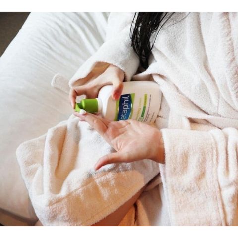 DƯỠNG DA CETAPHIL MOISTURIZING LOTION - 118ml và 591ml