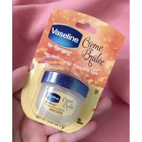 Sáp Dưỡng Môi Vaseline Creme Brulee Hương Vani Ngọt Ngào 7Gr