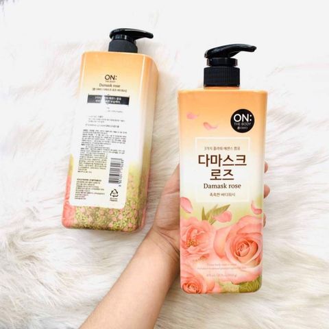 Sữa Tắm Dưỡng Da On The Body 900ml - Chăm Sóc Da Mềm Mại, Hương Thơm Dịu Nhẹ, Phù Hợp Với Da Nhạy Cảm