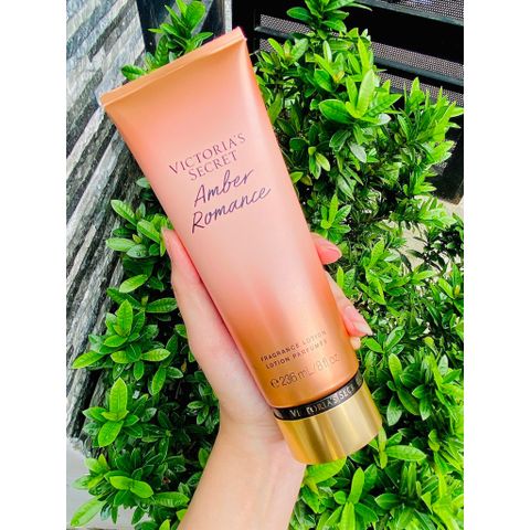 Xịt Thơm Cơ Thể Victoria's Secret Amber Romance - Hương Thơm Quyến Rũ, Lưu Giữ Lâu Dài, Sản Phẩm Từ Mỹ
