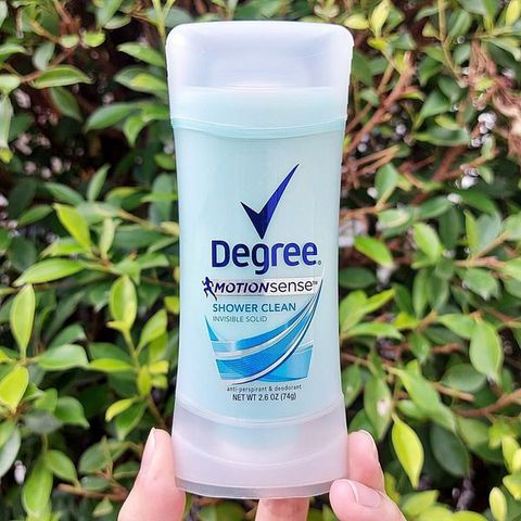 Lăn Khử Mùi DEGREE MOTION SENSE SHOWER CLEAN INVISIBLE SOLID - 74G