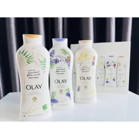 Sữa tắm OLAY Essential Botanicals - 1set x 3mùi x 700ml