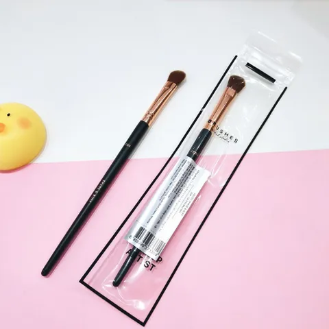 Cọ tán phấn mắt lớn lông mềm Vacosi E04