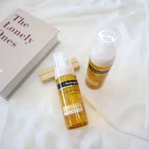 Sữa Rửa Mặt Tinh Chất Nghệ Neutrogena Calme Curcuma - 150ml