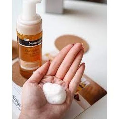 Sữa Rửa Mặt Tinh Chất Nghệ Neutrogena Calme Curcuma - 150ml