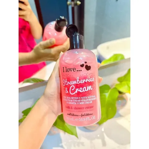 Sữa Tắm I Love Dâu Tây 500ml Dưỡng Da Body Cho Nữ