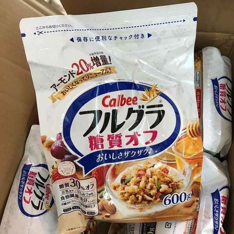 Ngũ cốc Calbee Nhật Ăn Kiêng Giảm Cân Mix Sữa Chua Trái Cây Granola 