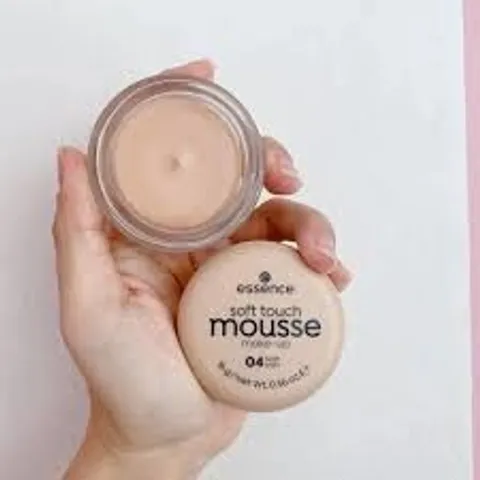 Phấn Tươi Đức Essence Soft Touch Mousse - 16G