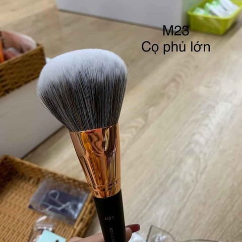 Cọ Phủ Lớn Vacosi M23 - Cọ Trang Điểm Mềm Mại, Thiết Kế Hiện Đại, Dễ Dàng Sử Dụng Cho Lớp Trang Điểm Tự Nhiên