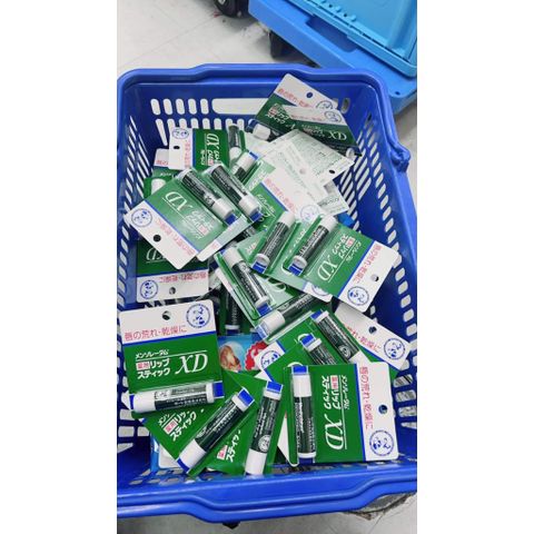 Set 2 son dưỡng ẩm Rohto Mentholatum Medicated
