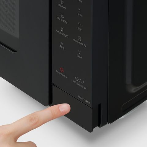 Lò Vi Sóng Panasonic 25 Lít NN-ST34NBYUE - Lò Vi Sóng Đen, Công Suất 900W, Rã Đông Tự Động, Thiết Kế Hiện Đại