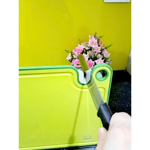 Thớt Kháng Khuẩn LocknLock CSC401 với Chức Năng Mài Dao, Dụng Cụ Nhà Bếp Thông Minh và An Toàn cho Gia Đình