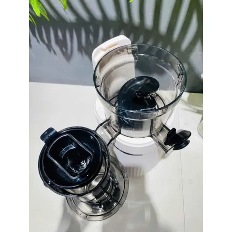 Máy Ép Chậm Locknlock Bianco EJJ421IVY 0.8L - Ép Trái Cây Kiệt Bã, Công Suất 200W, Bảo Hành 2 Năm, Tiện Lợi Cho Gia Đình