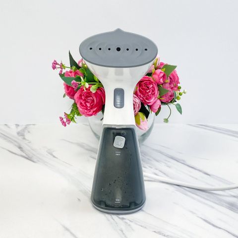 Bàn Là Hơi Nước Cầm Tay LocknLock ENI148 - Mini Ủi Hơi Nước 1000W - Thiết Kế Gọn Nhẹ, Bảo Hành 2 Năm
