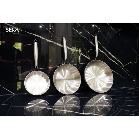 Chảo Inox Cạn Lòng SEKA SK6030 - 5 Lớp Nguyên Khối, Đường Kính 16cm/22cm/26cm, Chất Liệu Cao Cấp, Dùng Tất Cả Các Loại Bếp