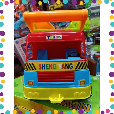 Đồ chơi xúc cát đựng trong xe ô tô tải 943-1 233943