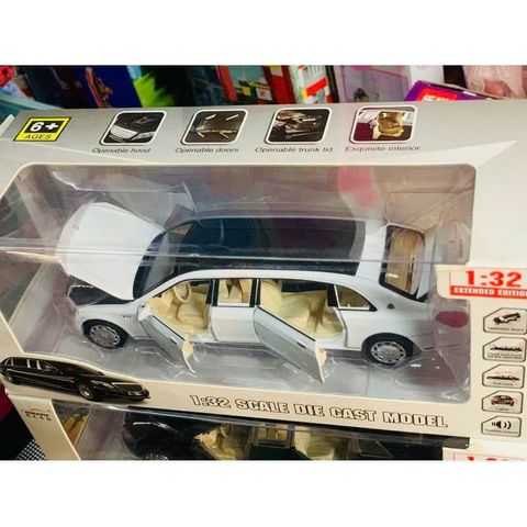 Mô hình xe ô tô Automini 1:32 Scale Die Cast Model có đèn, mở được cửa giao màu ngẫu nhiên 233948