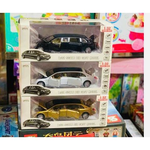 Mô hình xe ô tô Automini 1:32 Scale Die Cast Model có đèn, mở được cửa giao màu ngẫu nhiên 233948
