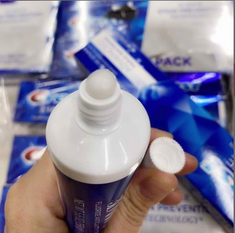 KEM ĐÁNH RĂNG CREST 3D WHITE FLUORIDE ANTICAVITY TOOTH PASTE - 135ML