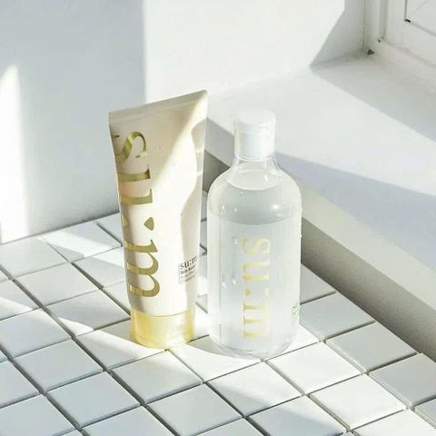 Bộ sản phẩm tẩy trang Sum37 400ml kèm sữa rửa mặt 100ml - Chăm sóc da hoàn hảo từ Hàn Quốc, đem lại làn da khỏe mạnh và rạng rỡ