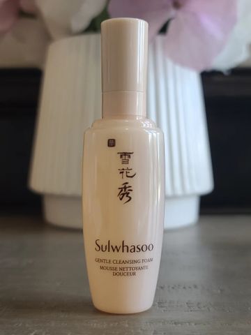 Sữa Rửa Mặt Tạo Bọt Sulwhasoo Gentle Cleansing Foam 15ml - Sản Phẩm Chăm Sóc Da Dịu Nhẹ, Dưỡng Ẩm Tự Nhiên