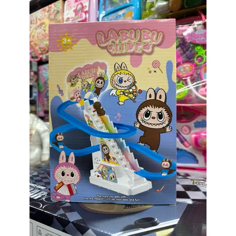 Hộp Đồ Chơi Labubu Nhảy Bậc Thang - Đồ Chơi Điều Khiển Từ Xa Có Nhạc và Đèn Phát Sáng 867-6, Tặng Kèm Pin