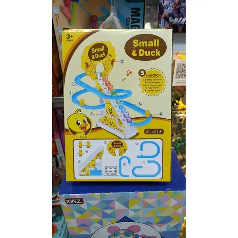 Hộp đồ chơi 3 chú vịt leo cầu thang Small Duck - Đồ chơi có nhạc và đèn phát sáng 668-10, quà tặng thú vị cho trẻ em