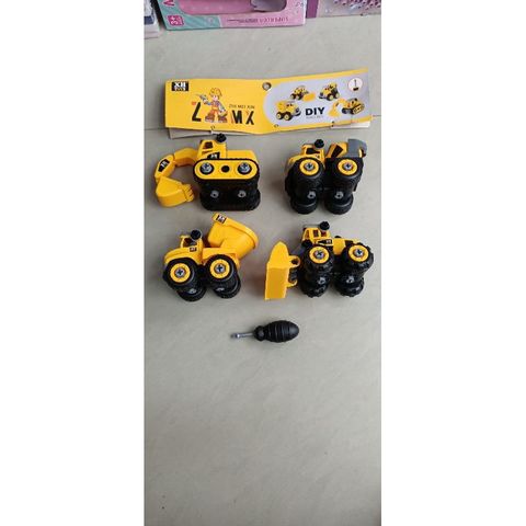 Mô Hình 4 Chiếc Xe Ô Tô Công Trình Tháo Lắp - Đồ Chơi Xếp Hình Chạy Bánh Đà 677-110 Cho Trẻ Em