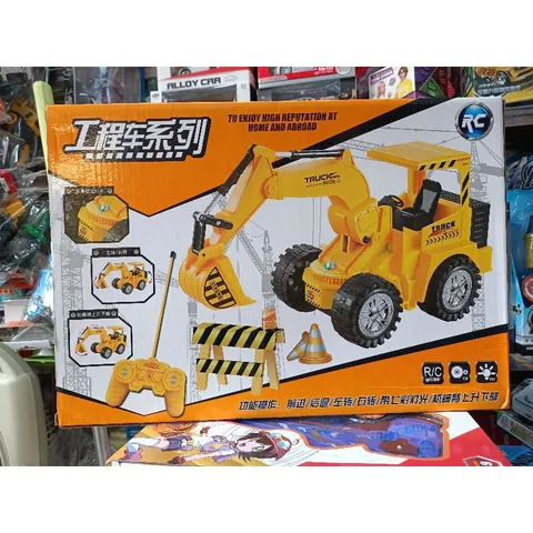 Hộp đồ chơi Xe ô tô cẩu xúc điều khiển từ xa chạy 4 chiều, có đèn phát sáng, sử dụng pin sạc 567-5