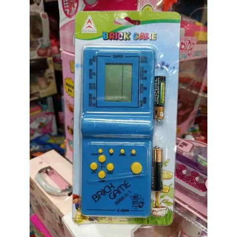Máy chơi game cầm tay E9999-D - Tặng kèm pin, màu giao ngẫu nhiên - Trải nghiệm game tuyệt vời cho mọi lứa tuổi