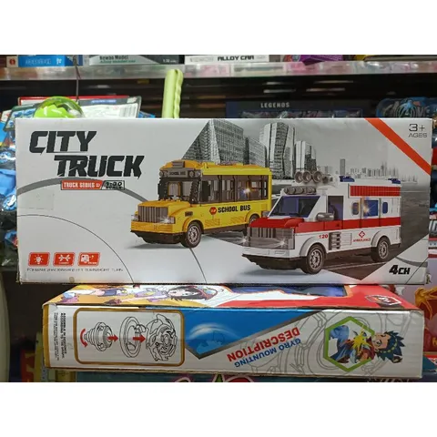 Xe Ô Tô Điều Khiển Từ Xa School Bus 4 Chiều - Đèn Phát Sáng 240, Tặng Kèm Pin - Đồ Chơi Trẻ Em Thích Hợp