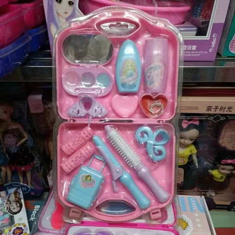Bộ Đồ Chơi Vali Trang Điểm Nghệ Thuật Kèm Phụ Kiện Thời Trang Fashion Beauty Set 1587 - Món Quà Tuyệt Vời Cho Bé Gái