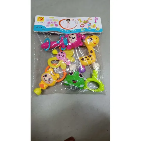 Bộ đồ chơi Lúc lắc 697-2 cho trẻ sơ sinh và trẻ nhỏ - Gồm 6 chi tiết màu sắc ngẫu nhiên, Xe lắc an toàn và thú vị cho bé
